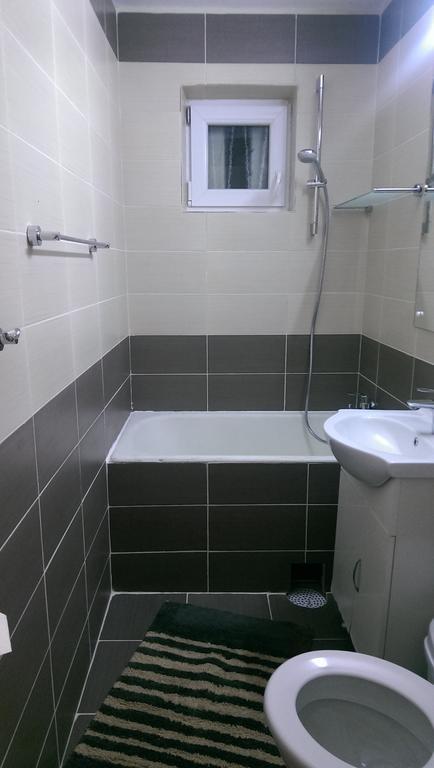 CH4 Apartment Mediaş Værelse billede