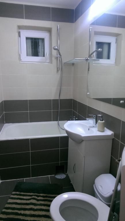 CH4 Apartment Mediaş Værelse billede